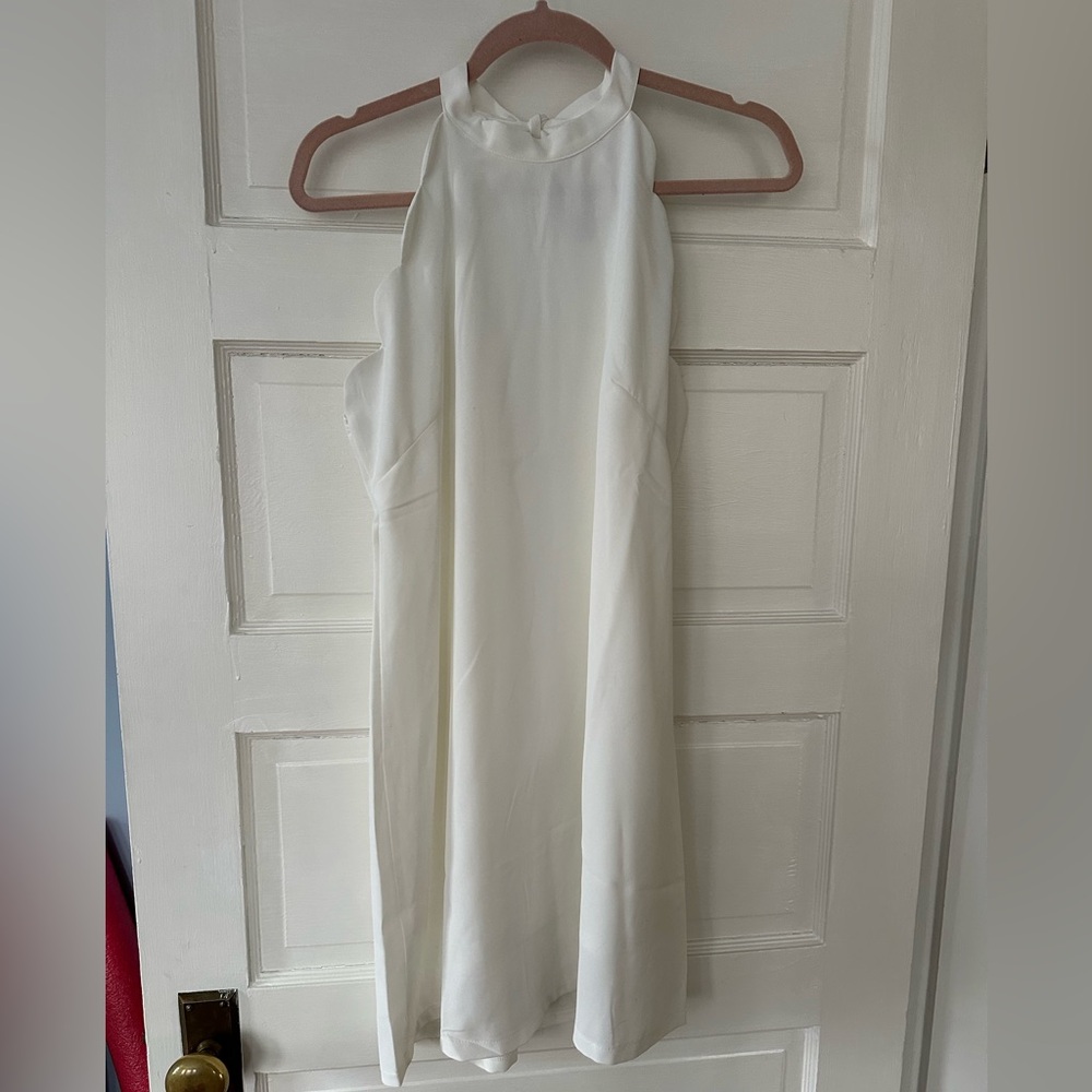 EUC WHITE SCALLOPED EDGE DRESS SIZE LARGE
